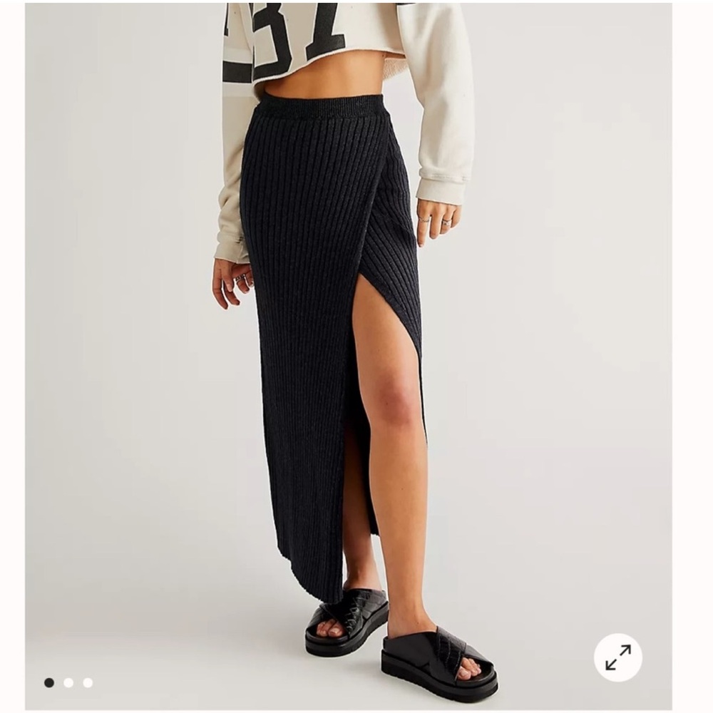 Free People “Better Days” Ribbed Knit Midi Skirt – Black – Size S